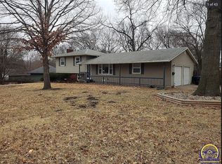 3031 SW 33rd St, Topeka, KS 66614