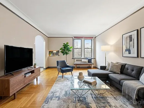 4755 39th Pl APT 3H, Long Island City, NY 11104