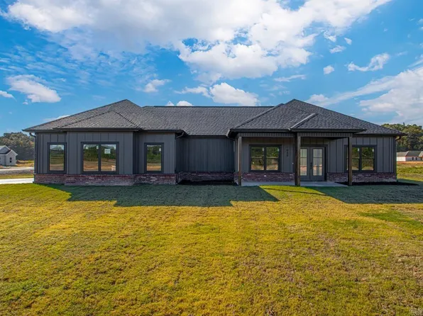 1049 Duke Dr, Bauxite, AR 72011