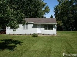 9214 Eagle Hill Dr, Clarkston, MI 48346