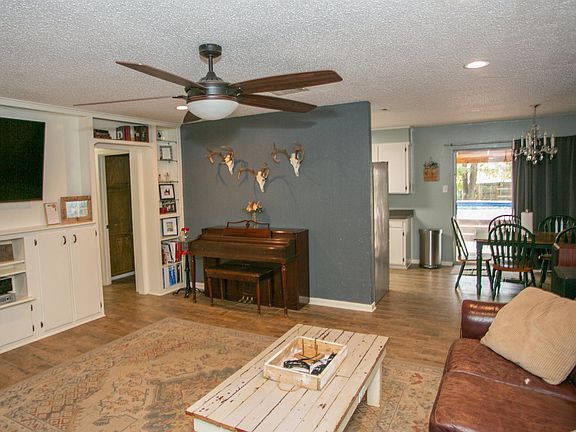 4th image of 2509 Valerie St