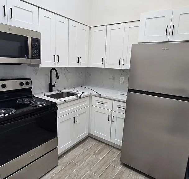 170 Clove Branch Rd — Photo 3