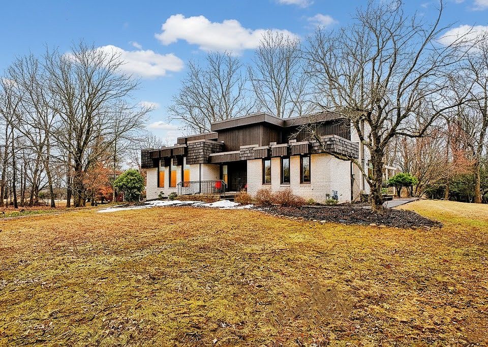 1st image of 5000 Clydesdale Ct