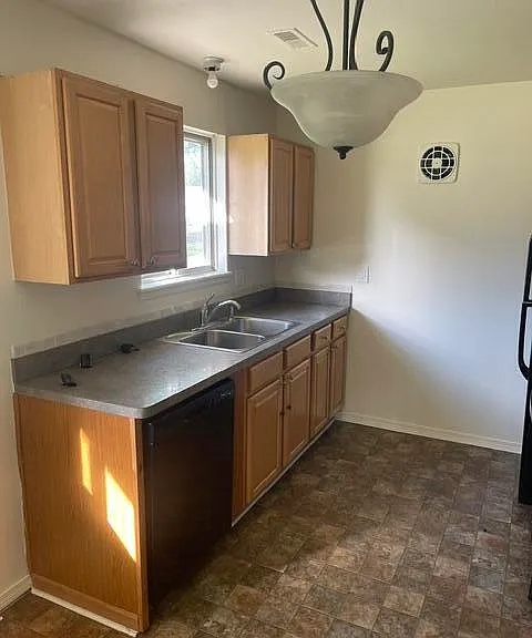 8375 Hillcrest Blvd — Photo 5