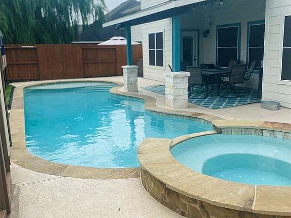 5th image of 2118 Sugar Hill Dr