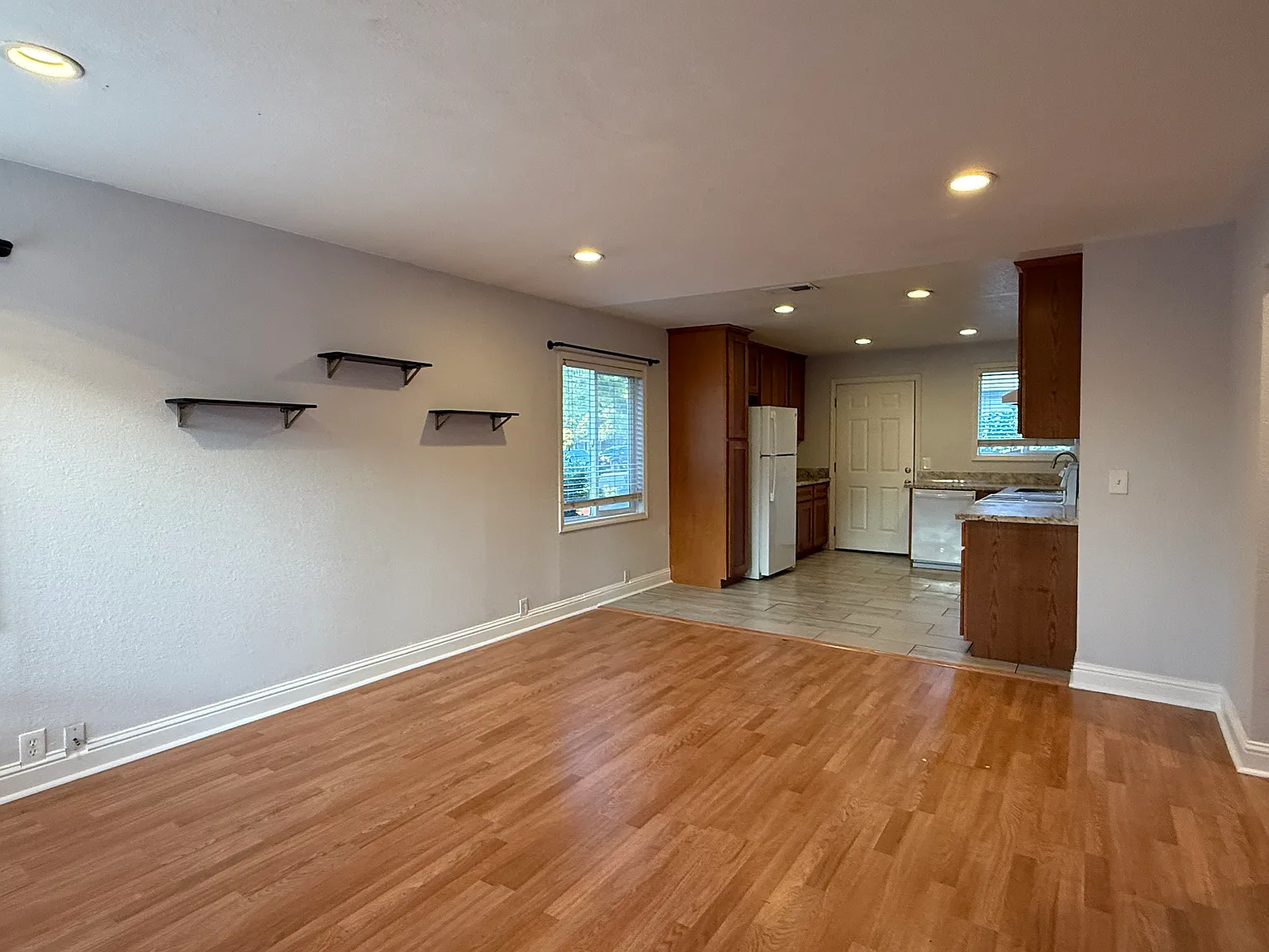 2 bed, 866 sqft, $2,650 — Photo 4