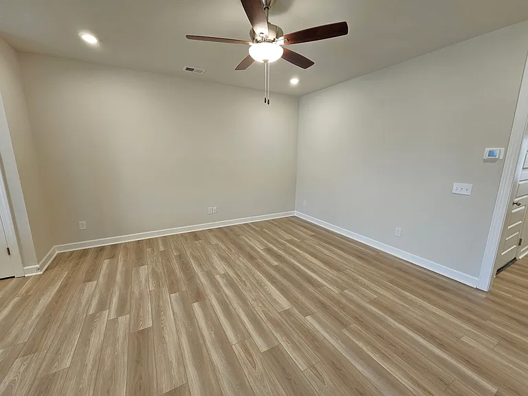 1522 Yellowwood Ct — Photo 16