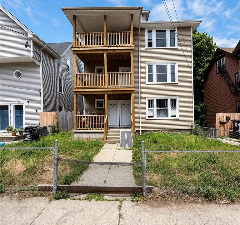 392 Carrington Ave