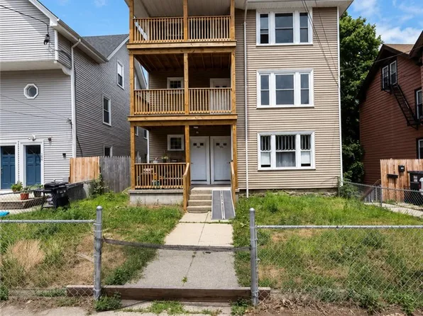 392 Carrington Ave, Woonsocket, RI 02895