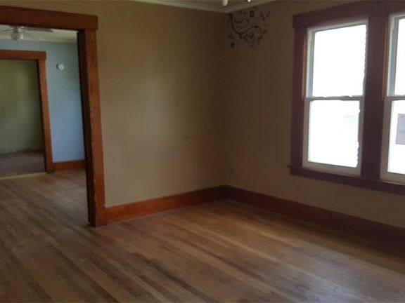 4th image of 130 Bradford St