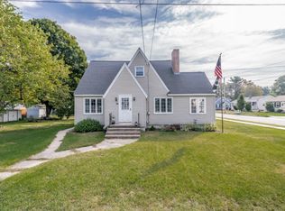 32 York St, Chicopee, MA 01020