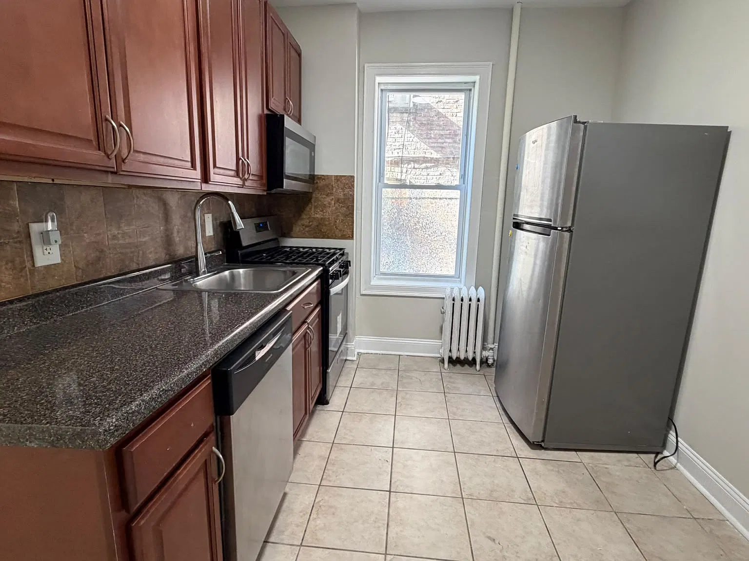 272 Monticello Ave — Photo 2