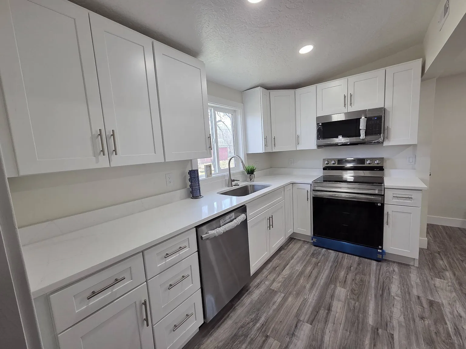 152 N 200 W St - #B - KAM - B — Photo 4