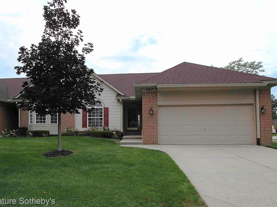 1st image of 487 Woodvale Dr