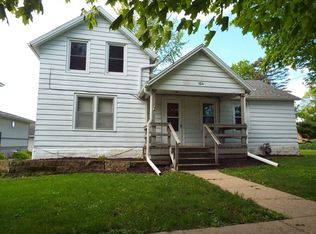 104 E Spring St, Strawberry Point, IA 52076