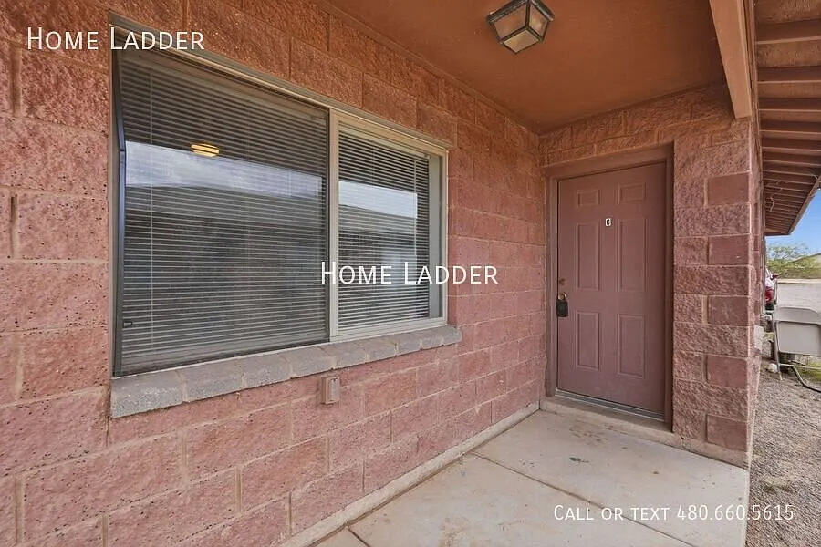 Move In Special - Bright two-bedroom, one-bath apartment — Photo 3