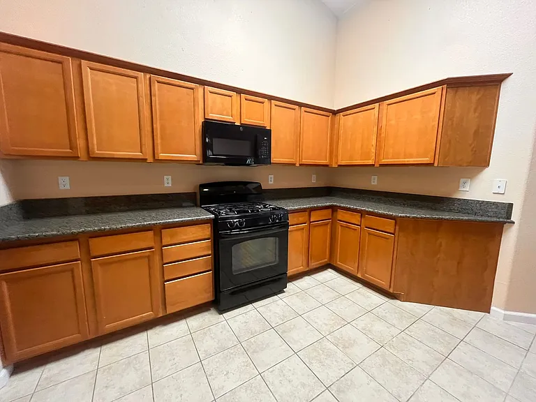 2340 Catavee Ave — Photo 5