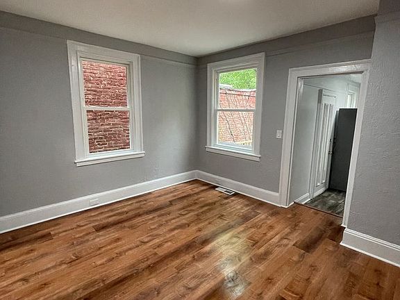 4th image of 219 N Miller St