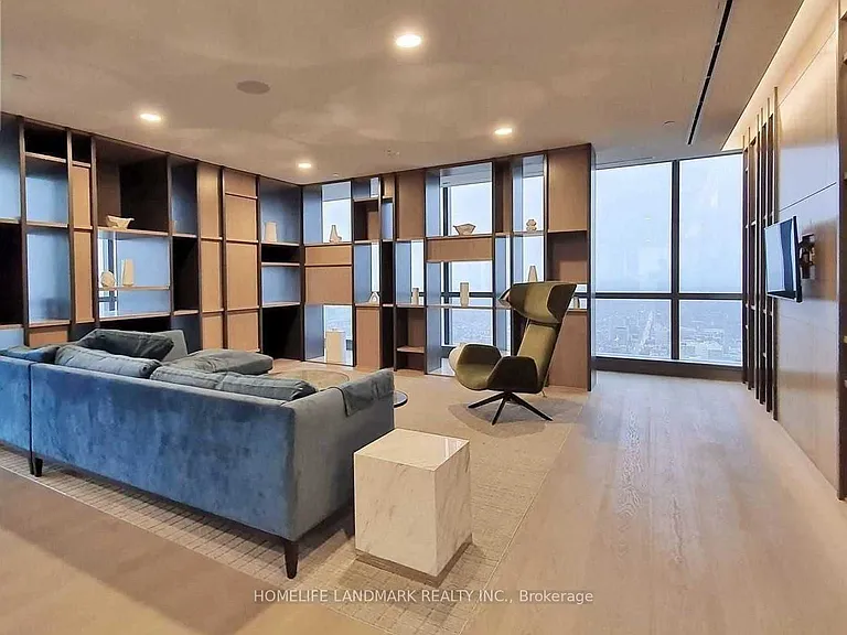 7 Grenville St #1810 — Photo 5