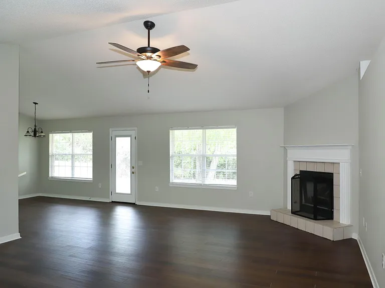 4892 Jaimee Leigh Dr — Photo 2