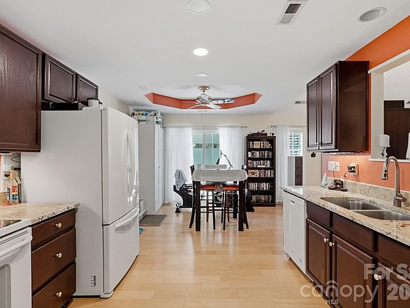 4th image of 7917 Pebbleridge Dr