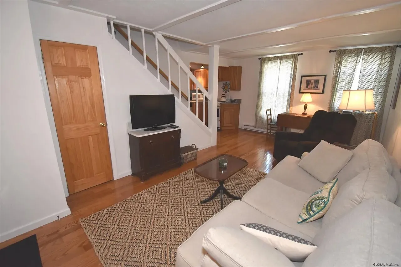 125 Union Ave — Photo 3
