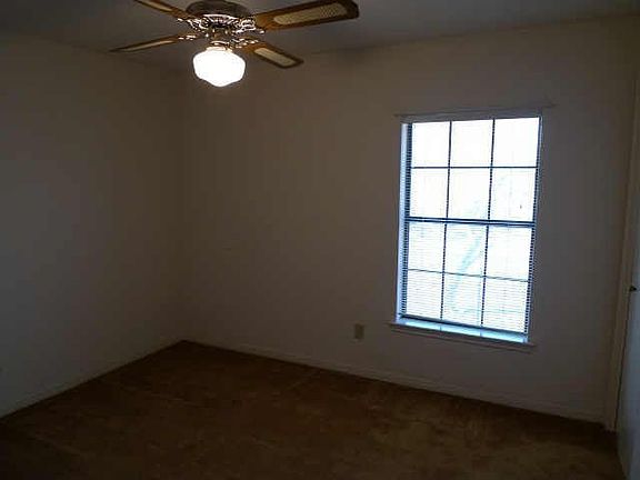 5th image of 1408 Bayou Oak Dr
