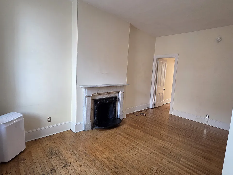 234 S 20th St #2F