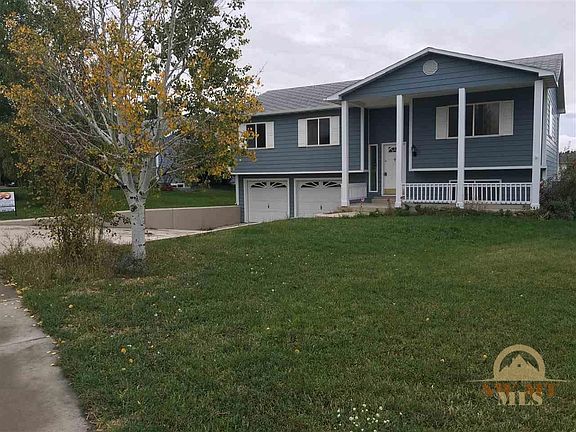 2nd image of 616 Comet Blvd