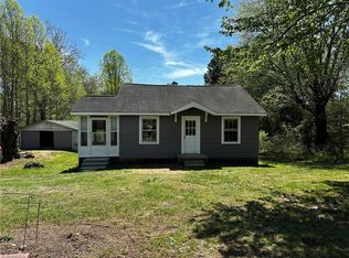 2960 Amostown Rd, Sandy Ridge, NC 27046