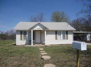 206 SW 14th St, Mineral Wells, TX 76067