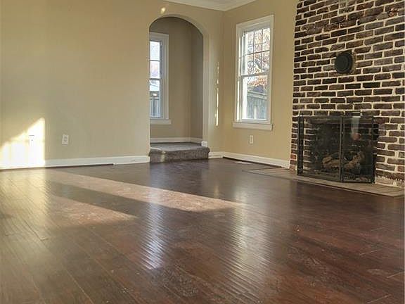 3rd image of 1229 Decatur St