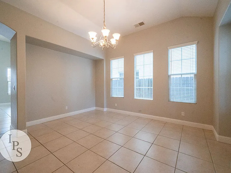 32 W Serena Ave — Photo 4