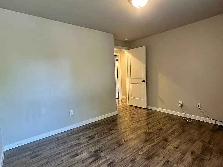 18 N Western Ave — Photo 18