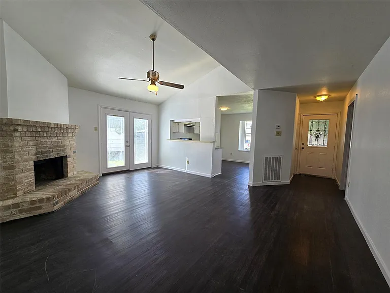 5543 Ambern Dr — Photo 3
