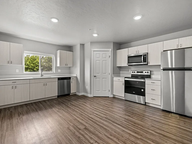 Telluride Apartments — Photo 8