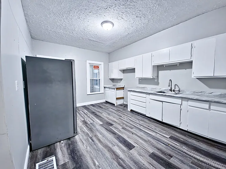4321 Storer Ave #1 — Photo 10