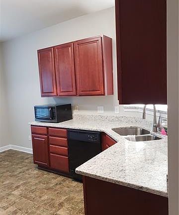 5th image of 3916 Schenley Ave #81