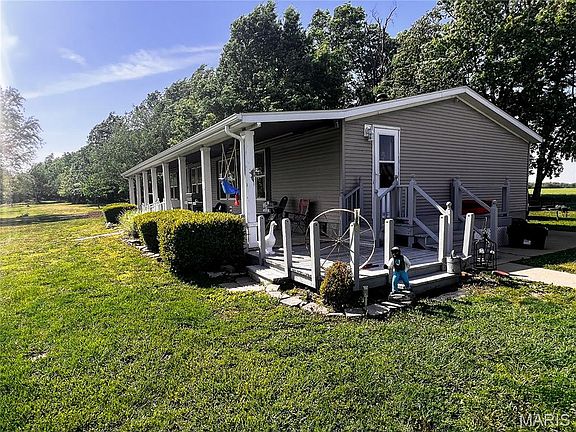 4th image of 1383 Old Salem Rd
