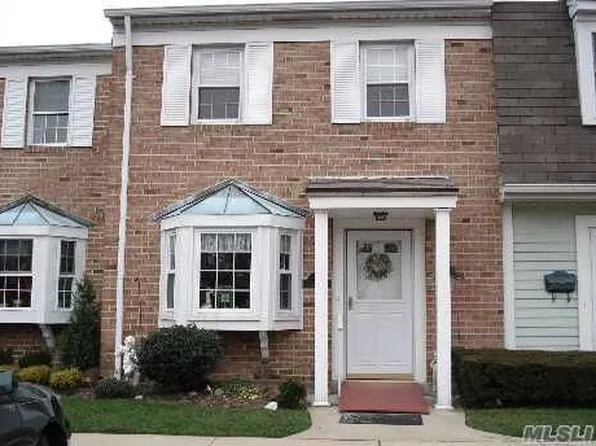 115 Harbor S, Amityville, NY 11701