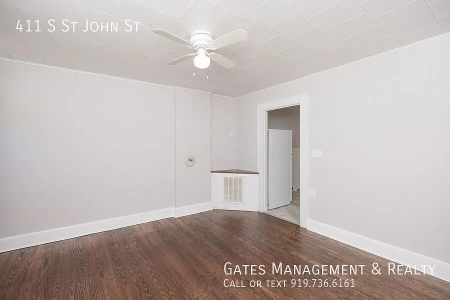 Newly Refreshed Duplex in Burlington! — Photo 4