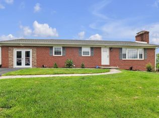 908 Middle Ave, Marion, VA 24354