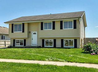 309 W 18th Pl, Indianola, IA 50125