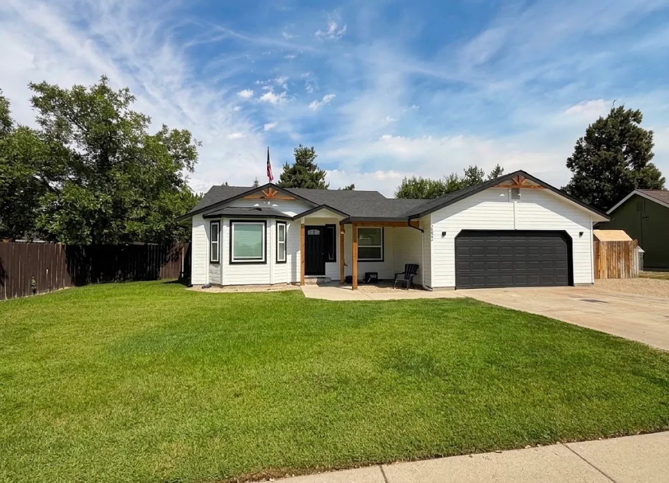 2502 Wildflower Dr — Photo 1