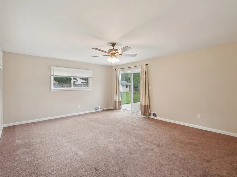 1096 Truwood Dr — Photo 37