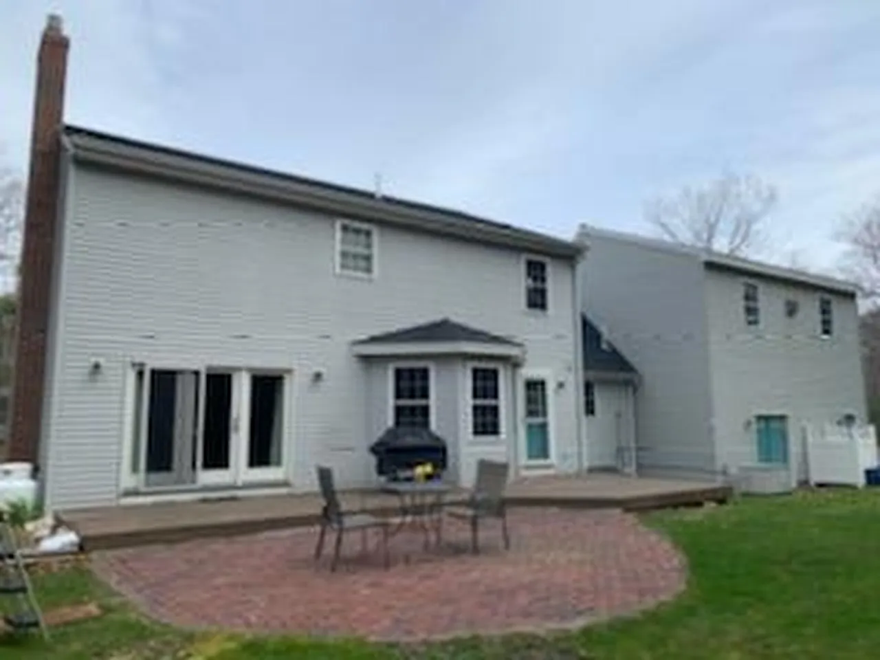 4 bed, 2550 sqft, $3,900 — Photo 2