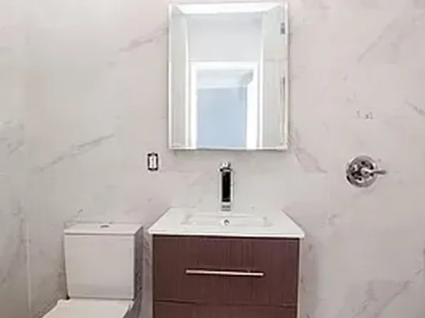 400 East 14th Street 4C image 2 of 6