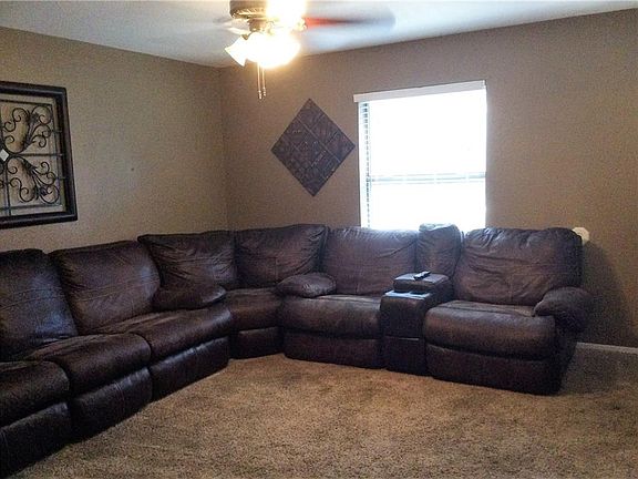 5th image of 5001 Laurie Dr