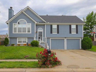 2311 NE Maybrook Dr, Blue Springs, MO, 64029