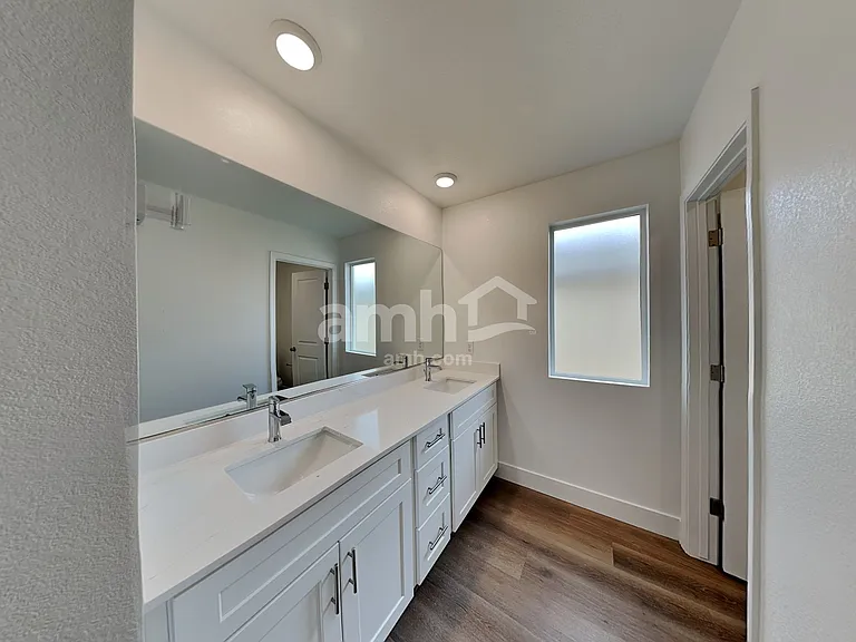 11111 Magallanes St — Photo 17
